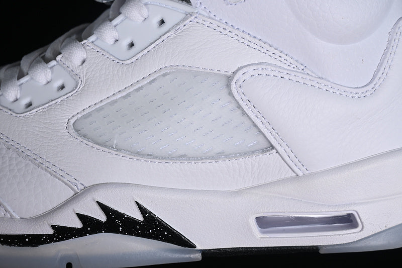 Air Jordan 5 Retro "Metallic Black"