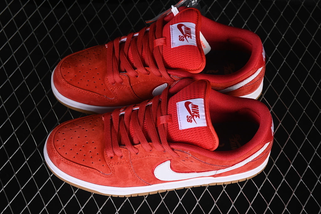 Nike SB Dunk Low "University Red/Gum"
