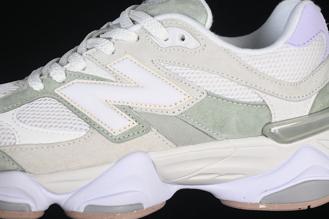 NB 9060  "Garter Snake with Pearl Grey"