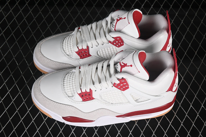 Air Jordan 4 Retro  "Varsity Red"