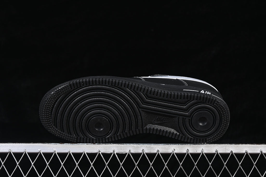 Nike Air Force 1 '07 LV8 "B&W"