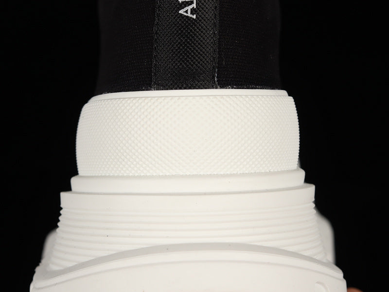 A McQ Tread Slick "Black/White"