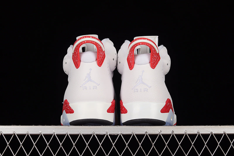 Air Jordan 6 Retro  "Red Oreo"