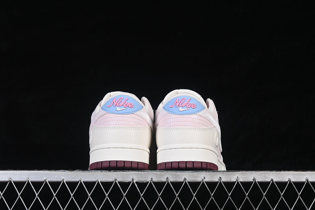 Nike SB Dunk Low "Love"