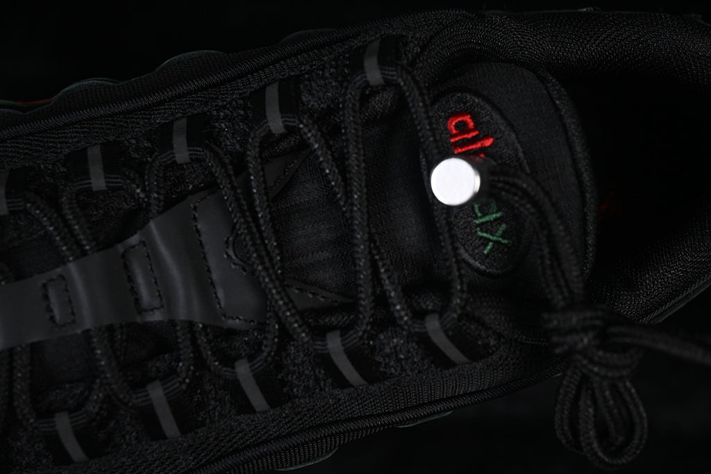 Nike Air Max 95 x UNDEFEATED "Black"