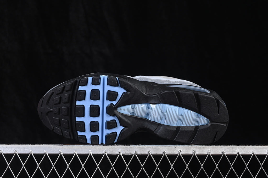 Nike Air Max 95 "Essential"