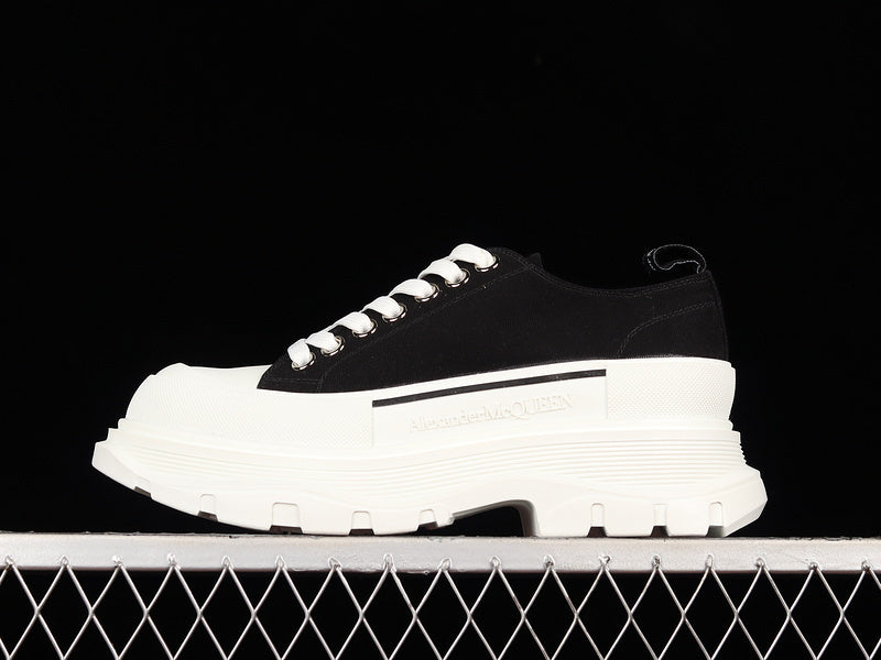 A McQ Tread Slick "Black White"