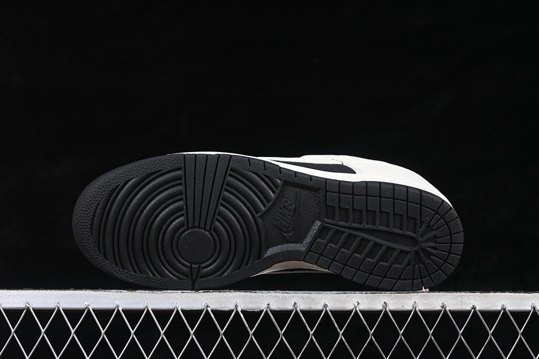 Nike SB Dunk Low "Reverse Panda"