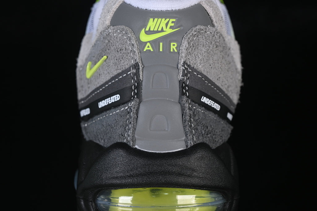 Nike Air Max 95 x UNDEFEATED "Geo NYC Neon"
