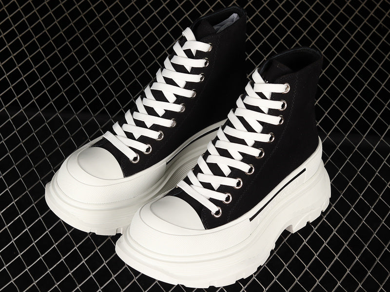 A McQ Tread Slick "Black/White"