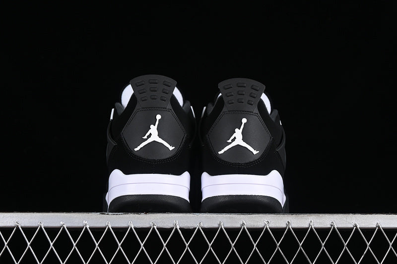 Air Jordan 4 Retro "White Thunder"