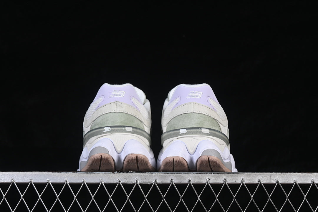 NB 9060  "Garter Snake with Pearl Grey"