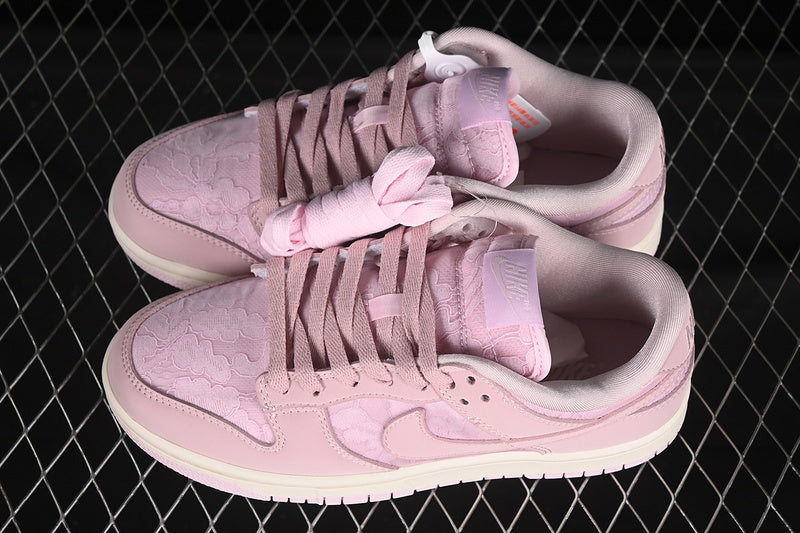 Nike SB Dunk Low "Regal Pin"