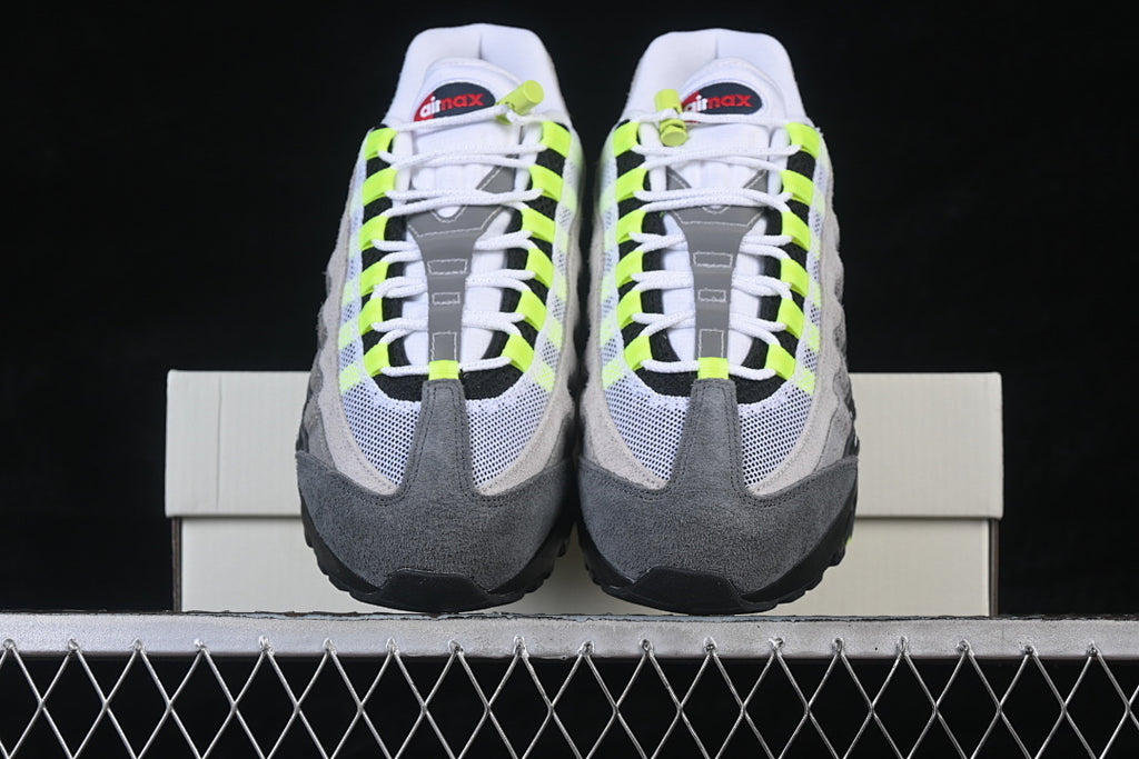 Nike Air Max 95 x UNDEFEATED "Geo NYC Neon"