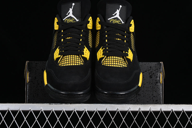 Air Jordan 4 Retro "Thunder"