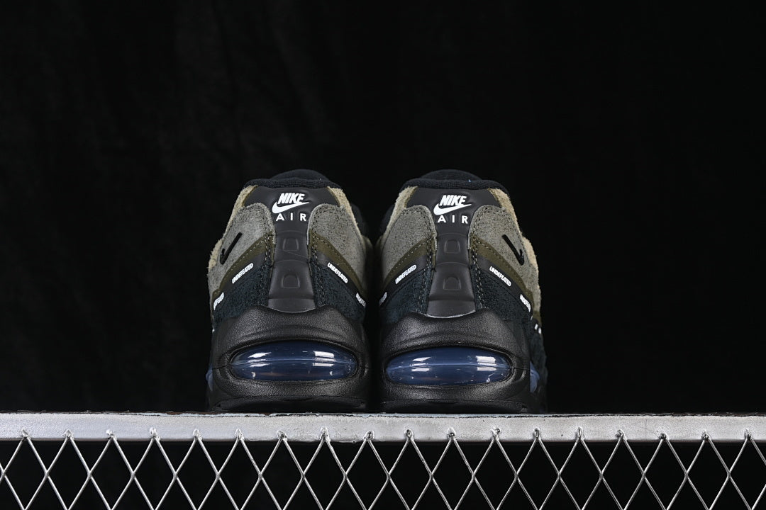 Nike Air Max 95 x UNDEFEATED "La Brea"