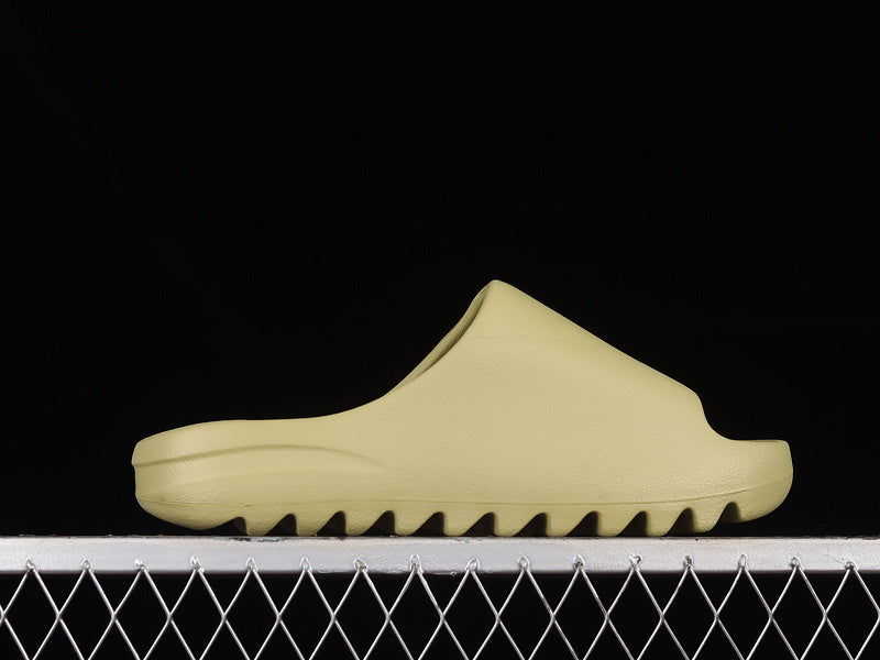 Adidas Yeezy Slide "Resin"