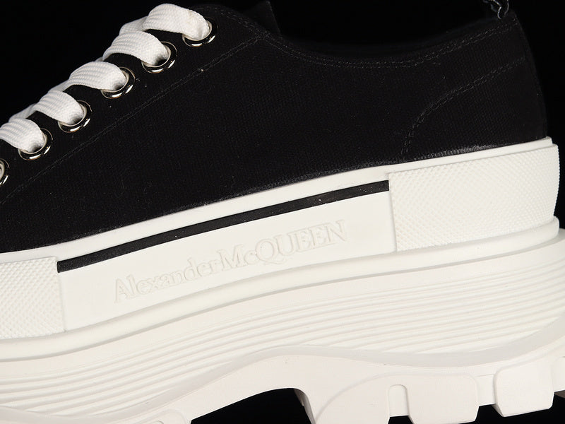 A McQ Tread Slick "Black White"