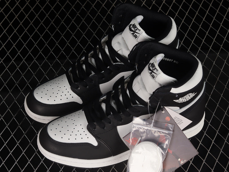 Air Jordan 1 Retro High OG  "Black White"