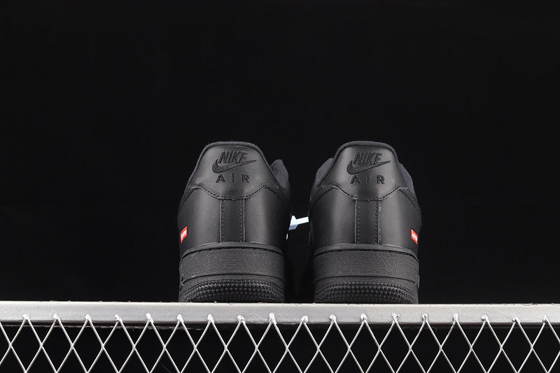 Nike Air Force 1 "Supreme Black"