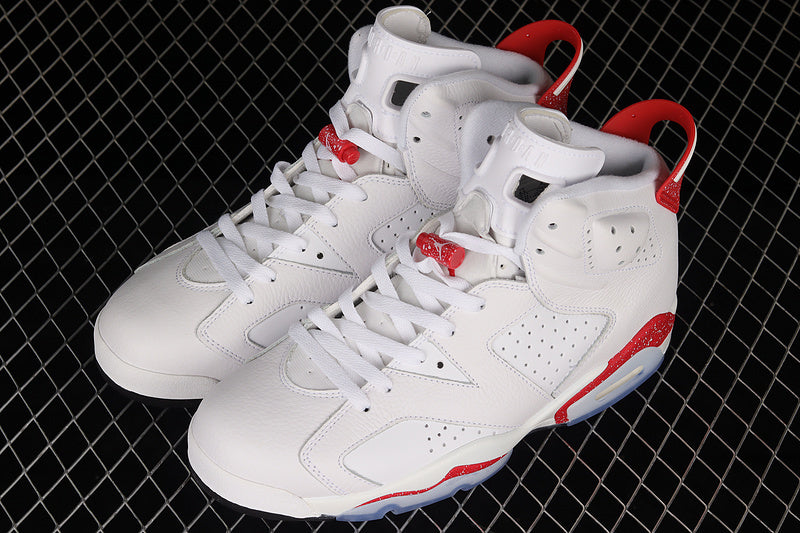 Air Jordan 6 Retro  "Red Oreo"