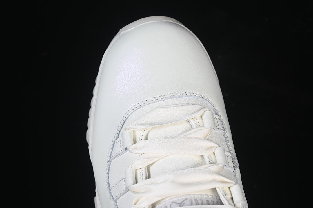 Air Jordan 11 Retro "Pearl"