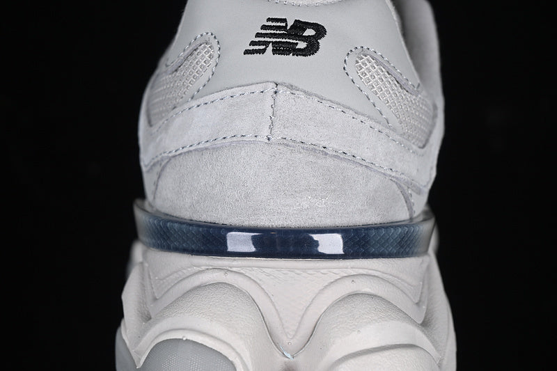 NB 9060 "Silver Metallic Grey"