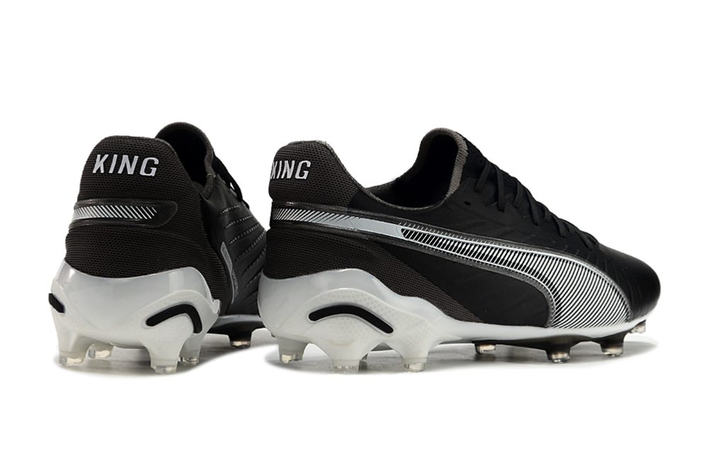 PUMA King Ultimate FG/AG "Black/White"