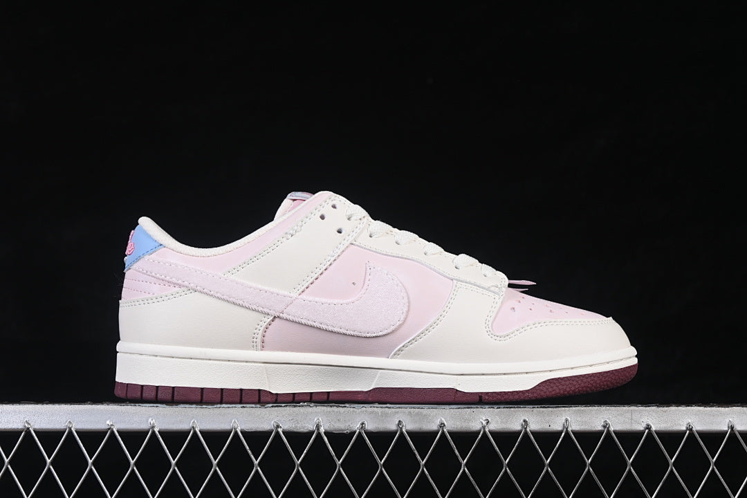 Nike SB Dunk Low "Love"