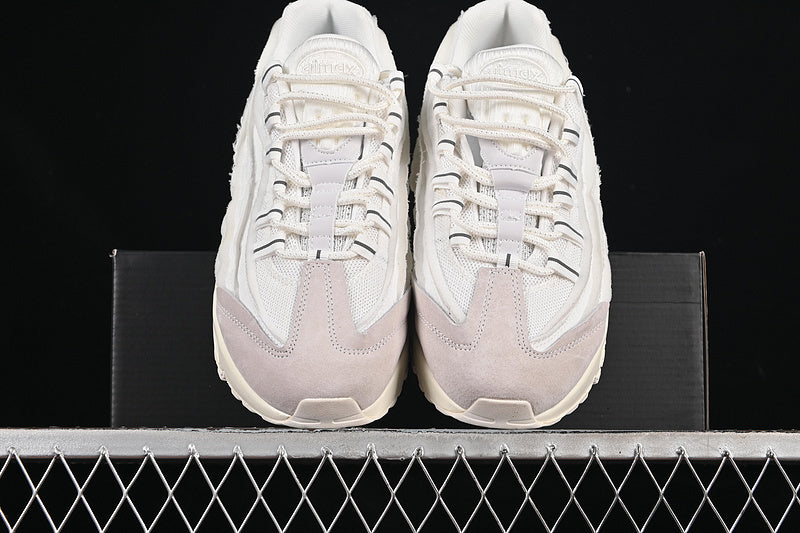Nike Air Max 95 x Comme Des Garçons "beige and white"