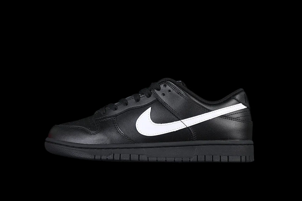 Nike SB Dunk Low "All Black-White"