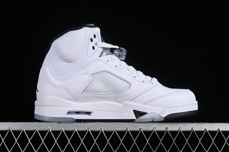 Air Jordan 5 Retro "Metallic Black"
