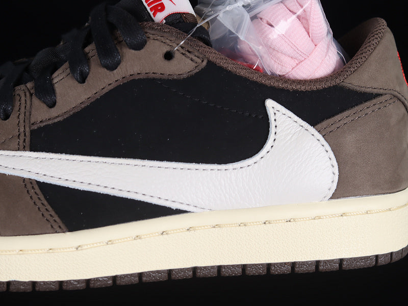 Air Jordan 1 Retro Low OG X Travis Scott "Mocha"
