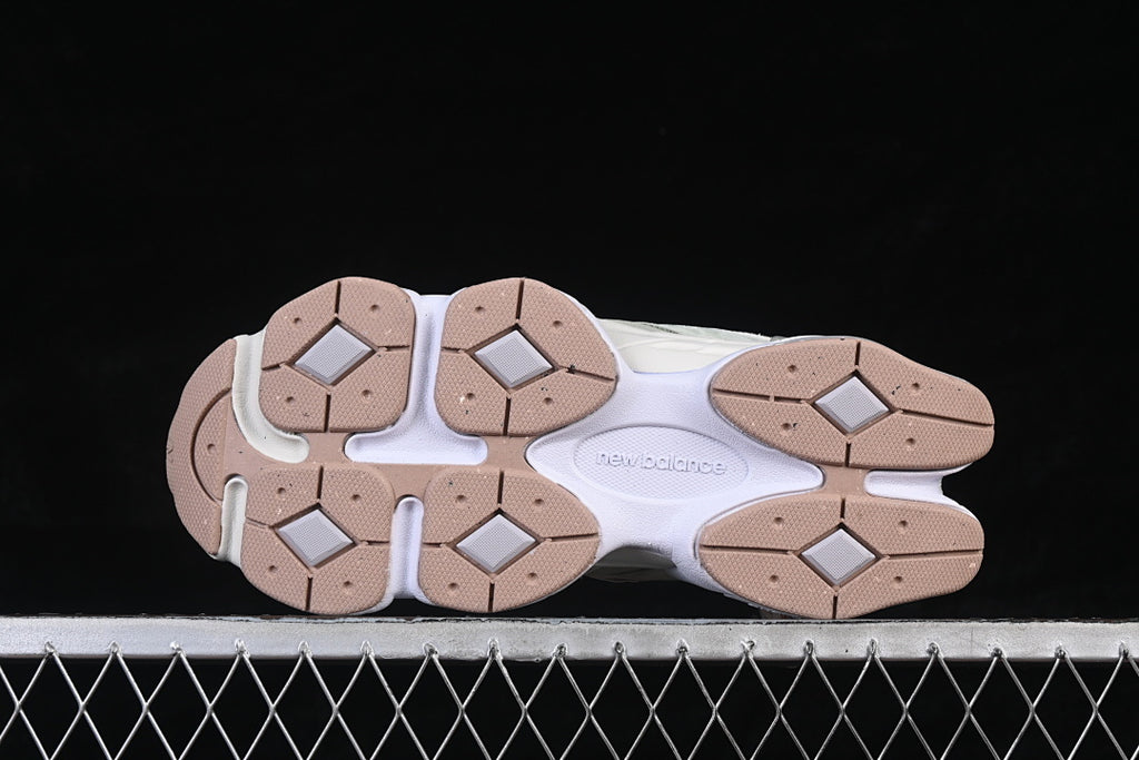 NB 9060  "Garter Snake with Pearl Grey"