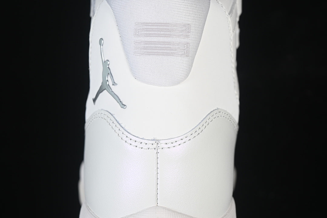 Air Jordan 11 Retro "Pearl"
