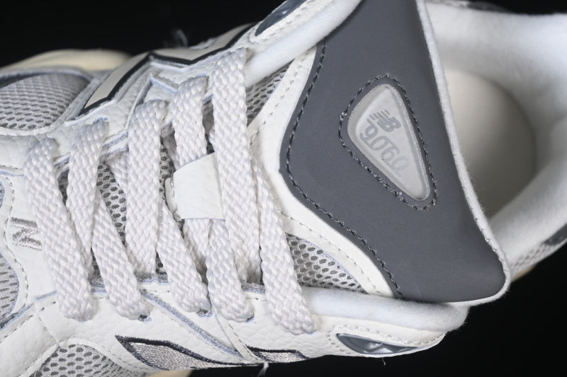 NB 9060 "Sea Salt Castlerock"
