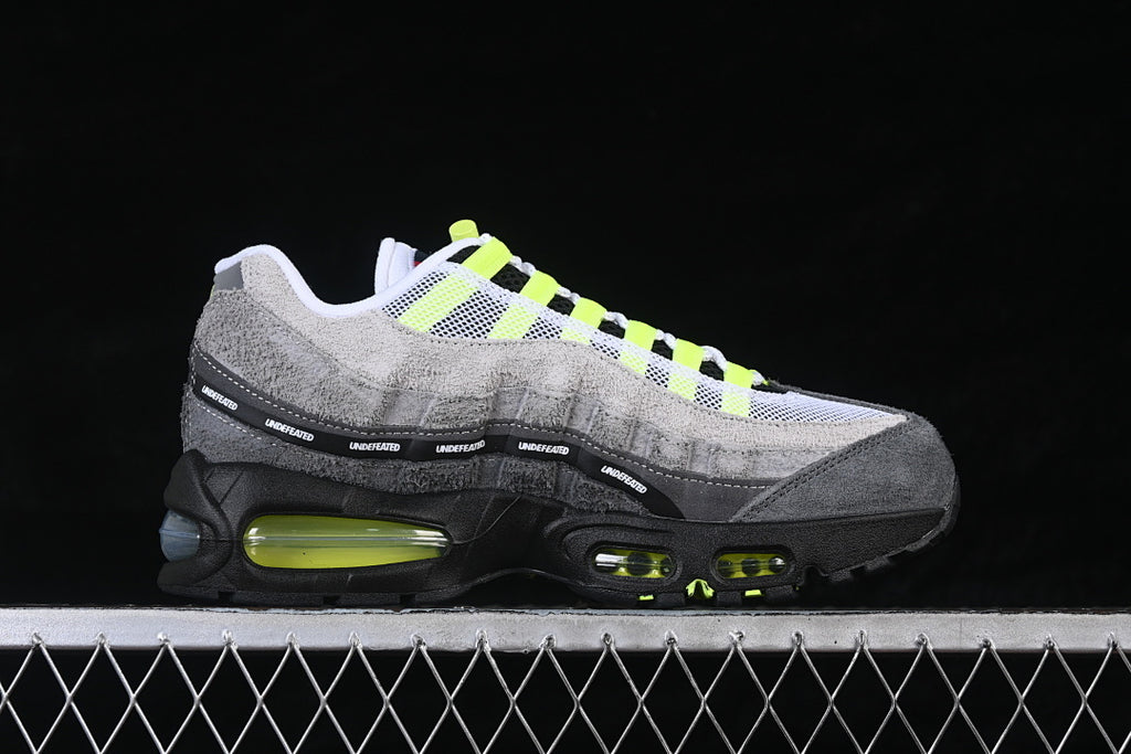 Nike Air Max 95 x UNDEFEATED "Geo NYC Neon"