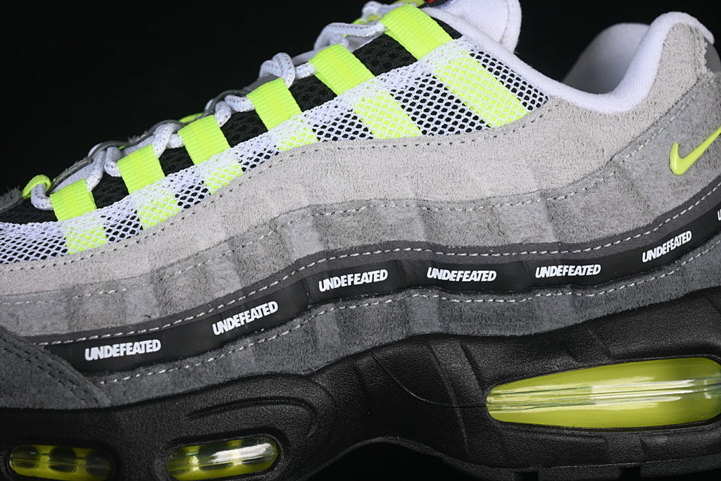 Nike Air Max 95 x UNDEFEATED "Geo NYC Neon"