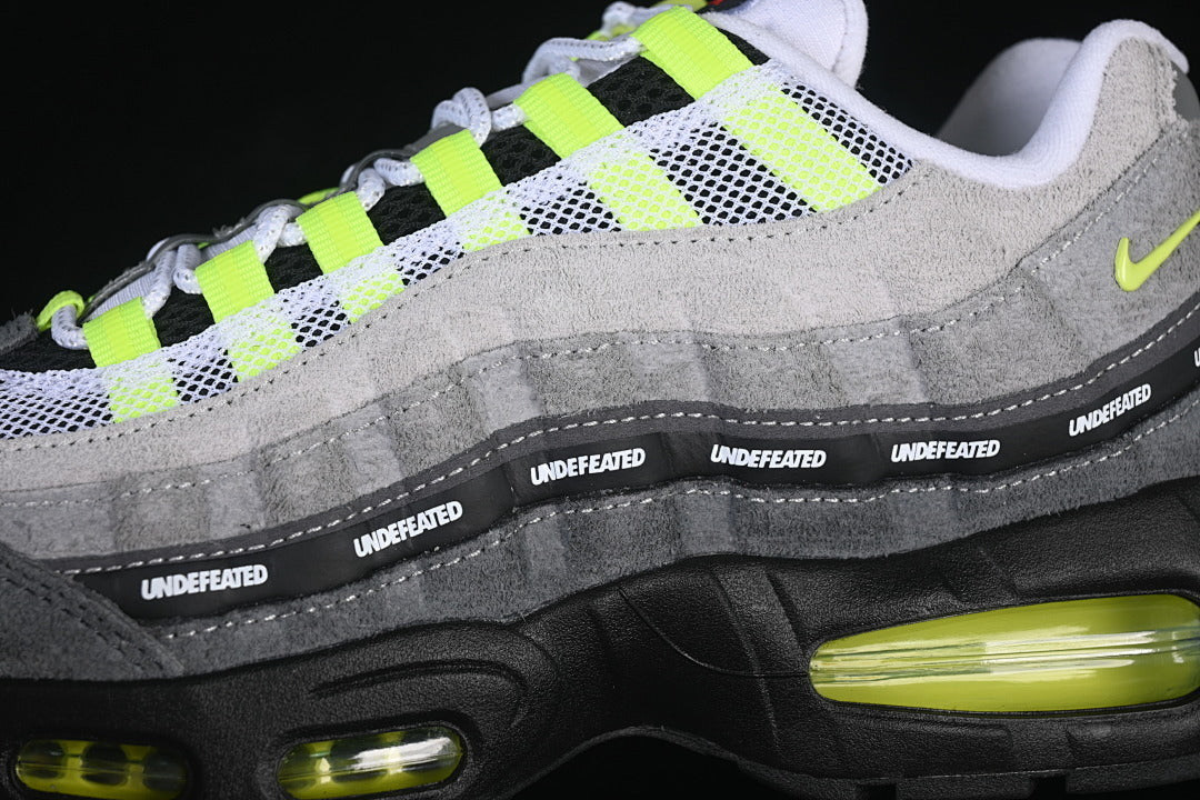 Nike Air Max 95 x UNDEFEATED "Geo NYC Neon"