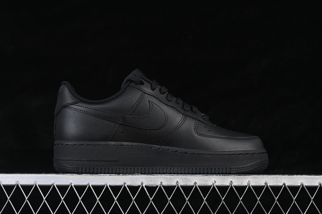 Nike Air Force 1 "Blackout"