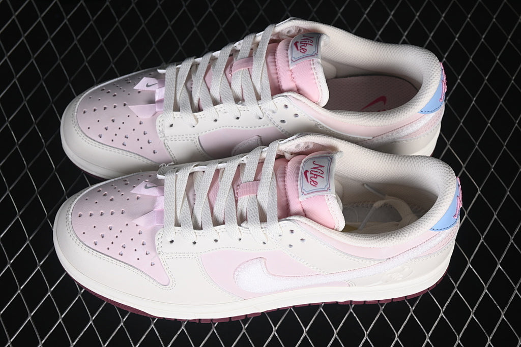 Nike SB Dunk Low "Love"