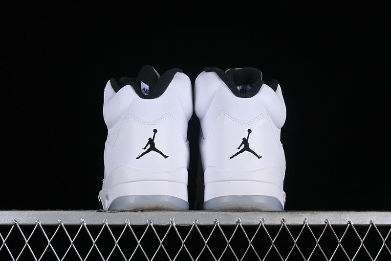 Air Jordan 5 Retro "Metallic Black"