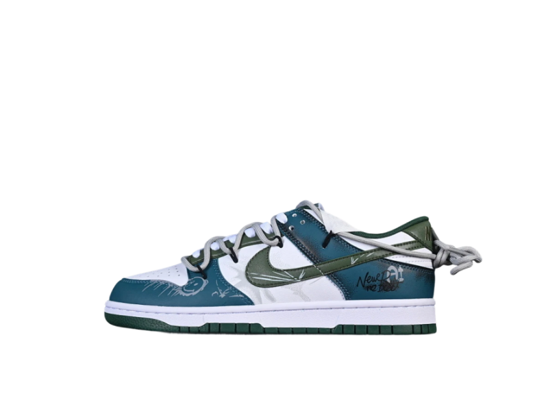 Nike SB Dunk Low "Fly Streetwear"
