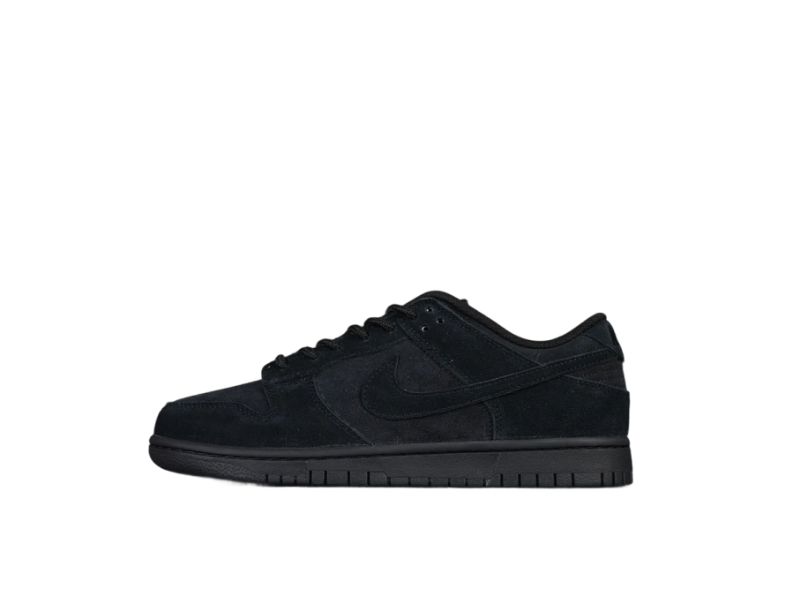 Nike SB Dunk Low "Triple Black"