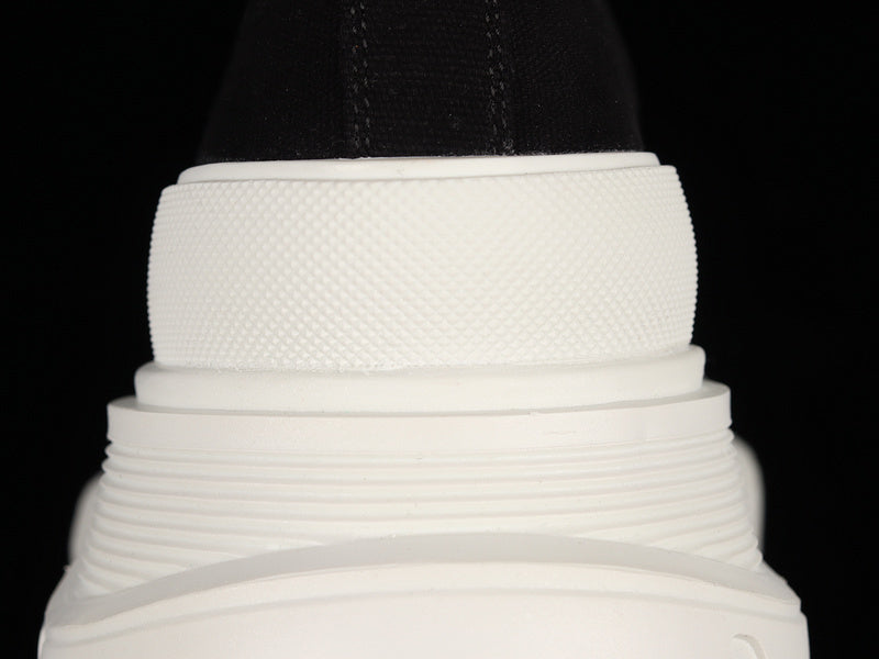 A McQ Tread Slick "Black White"