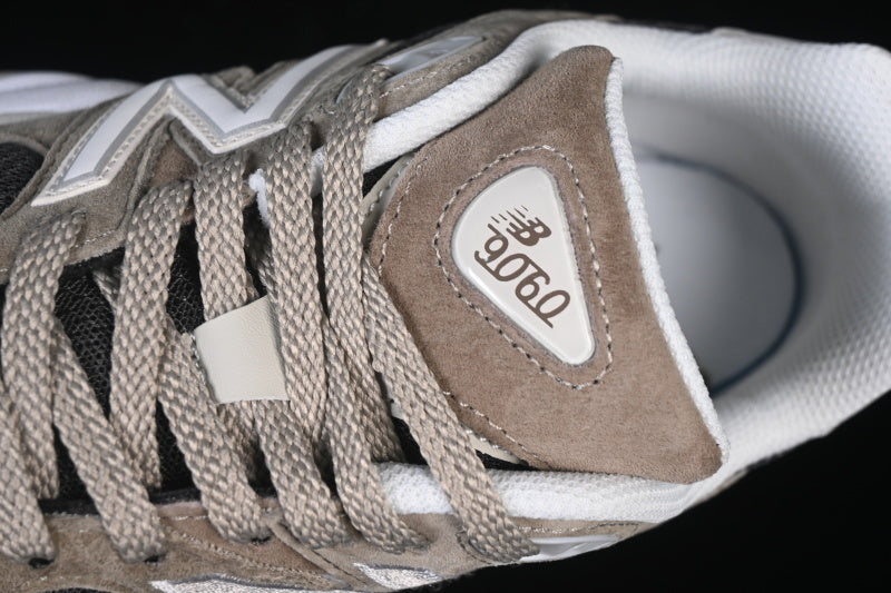 NB 9060 "Fall"
