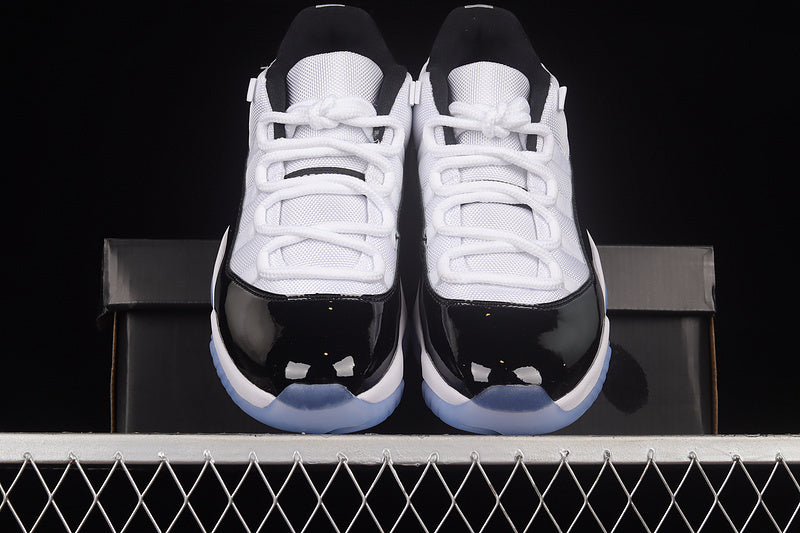 Air Jordan 11 Retro Low "Concord"