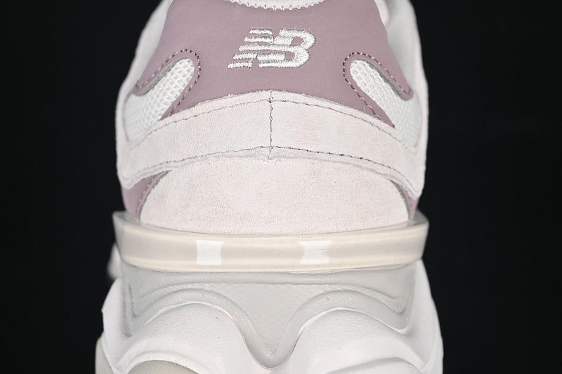 NB 9060  "Grey Ice Wine"