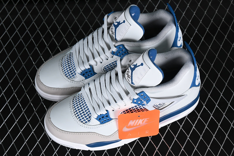 Air Jordan 4 Retro "Military Blue".