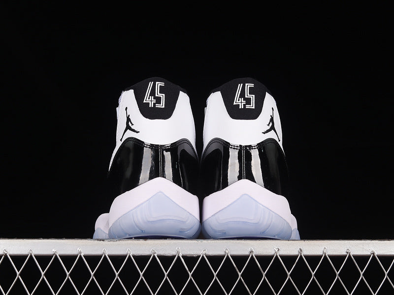 Air Jordan 11 Retro "Concord"